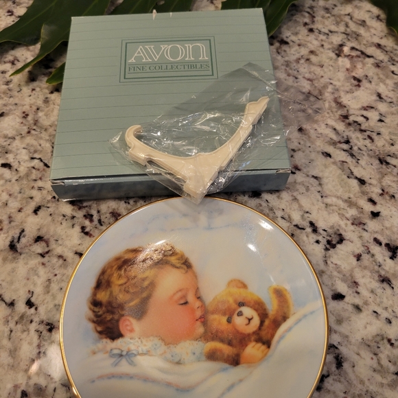 Avon 1992 Keepsake Baby Plate Fine Collectibles - Prescious Sleeping Baby - Picture 5 of 8